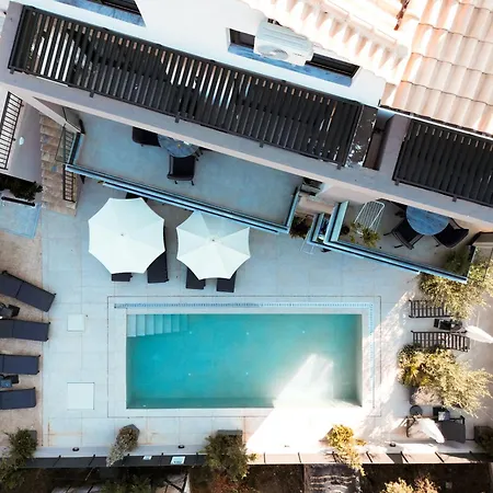 Eveline - Seaview & Short Walk To The Nikiana