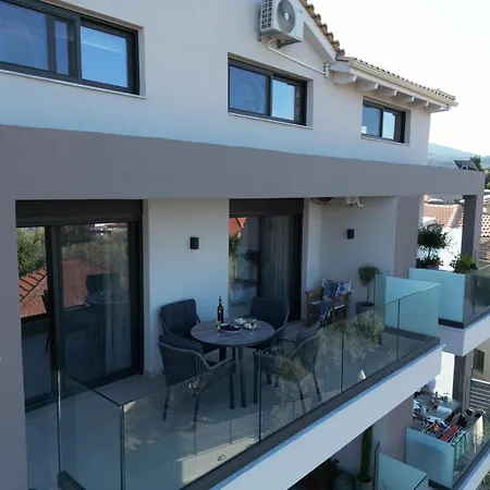 Eveline - Seaview & Short Walk To The * Nikiana