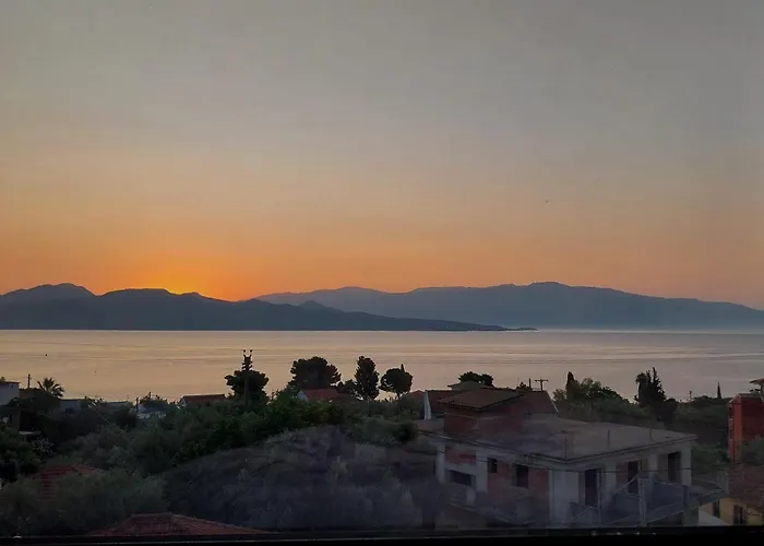 Eveline - Seaview & Short Walk To The Apartment