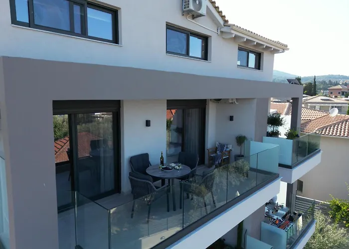 Eveline - Seaview & Short Walk To The * Nikiana