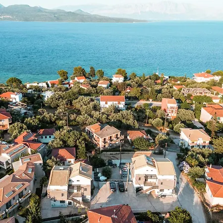 Eveline - Seaview & Short Walk To The 公寓 尼基亚娜